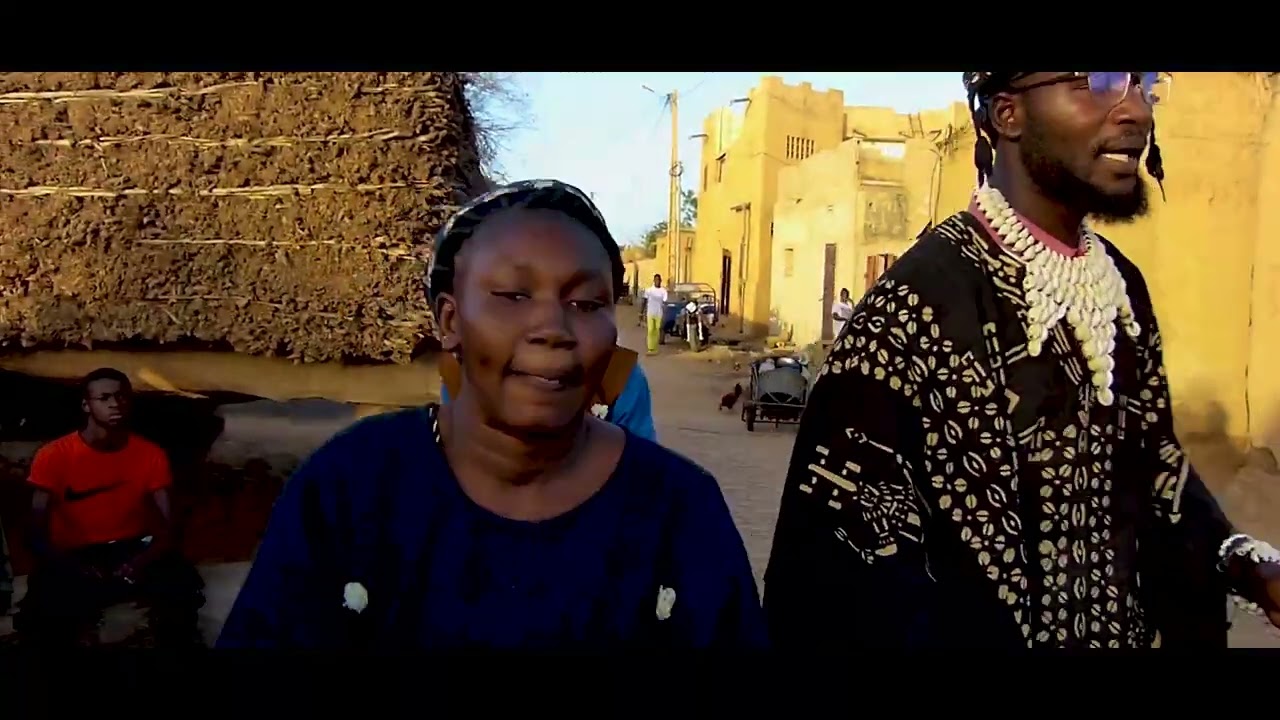EDJI ONE L'ENFANT DU PAYS DOGON EBELOU DJIGUIBA clip Tommoutagou