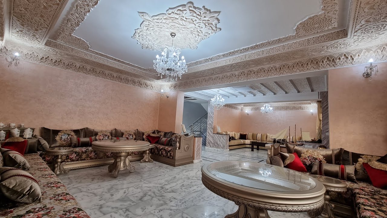 فيلا فخمة للبيع مجهزة بافخر الأثاث والديكور عصرية قرب الجامعة و المستشفى الجامعي📱0642213034