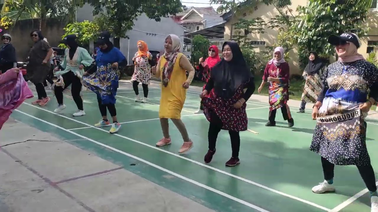 Giat senam selasa pagi di prum duta indah jatimakmur bekasi