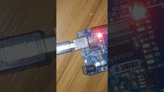 Arduino-ல LED Blink பண்ணுவது எப்படி? 💡 #Shorts #trendingshorts