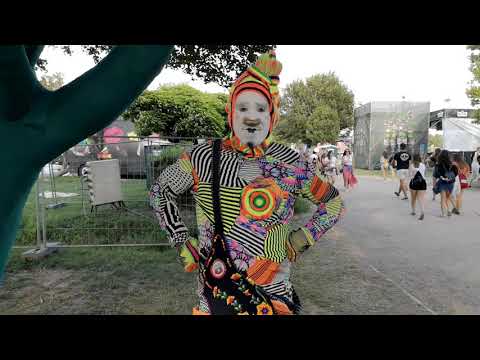 A Strand Fesztivál színei: a sípolós bohóc