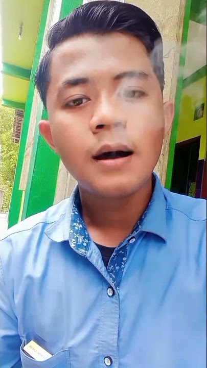 Cara cowok ganteng rokok wkwkwk