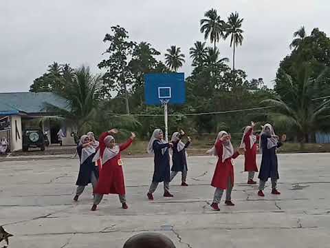 Wow Emak-emak di Lomba Senam Kreasi Institut Pendidikan Tapanuli Selatan