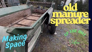 Making Space - Wheel-Driven Manure Spreader on the Move #upthehill #tractor  #farming #country #fun 
