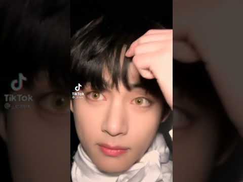 Taehyung With Black Hair And Hazel Eyes 😍😍😍