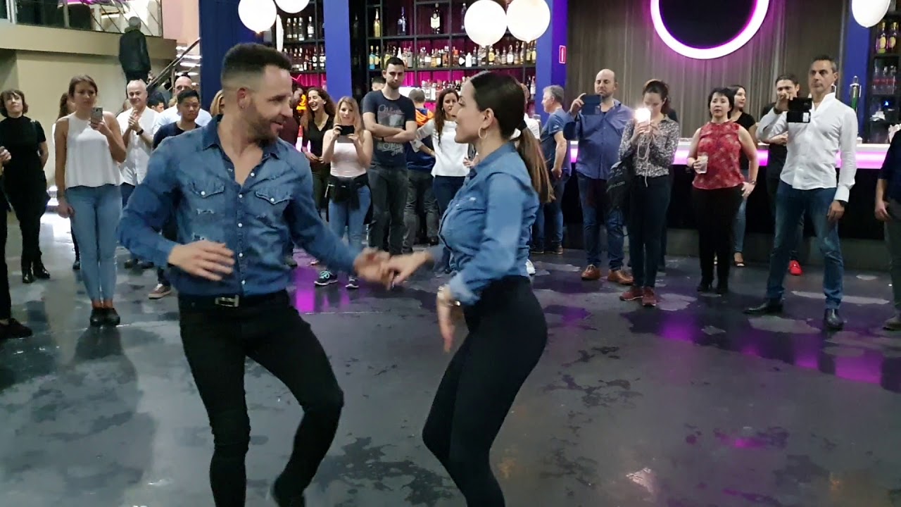 Dominican Flow- Anthony y Carla - Bachata  Valencia