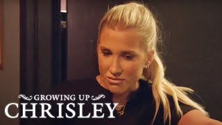 Savannah Chrisley Forced to Clean VOMIT for Bar Gig | Growing Up Chrisley | E!
