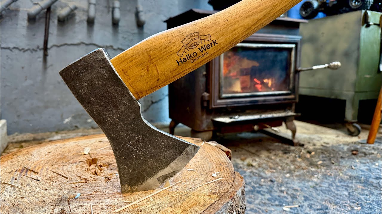 Splitting Wood 🪓 - Helko Werk Axes
