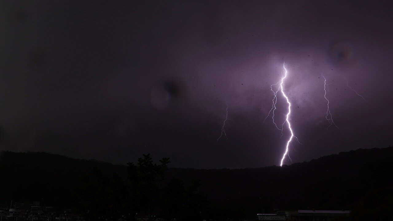 Heavy storms hit parts of Victoria leaving thousands without power ...