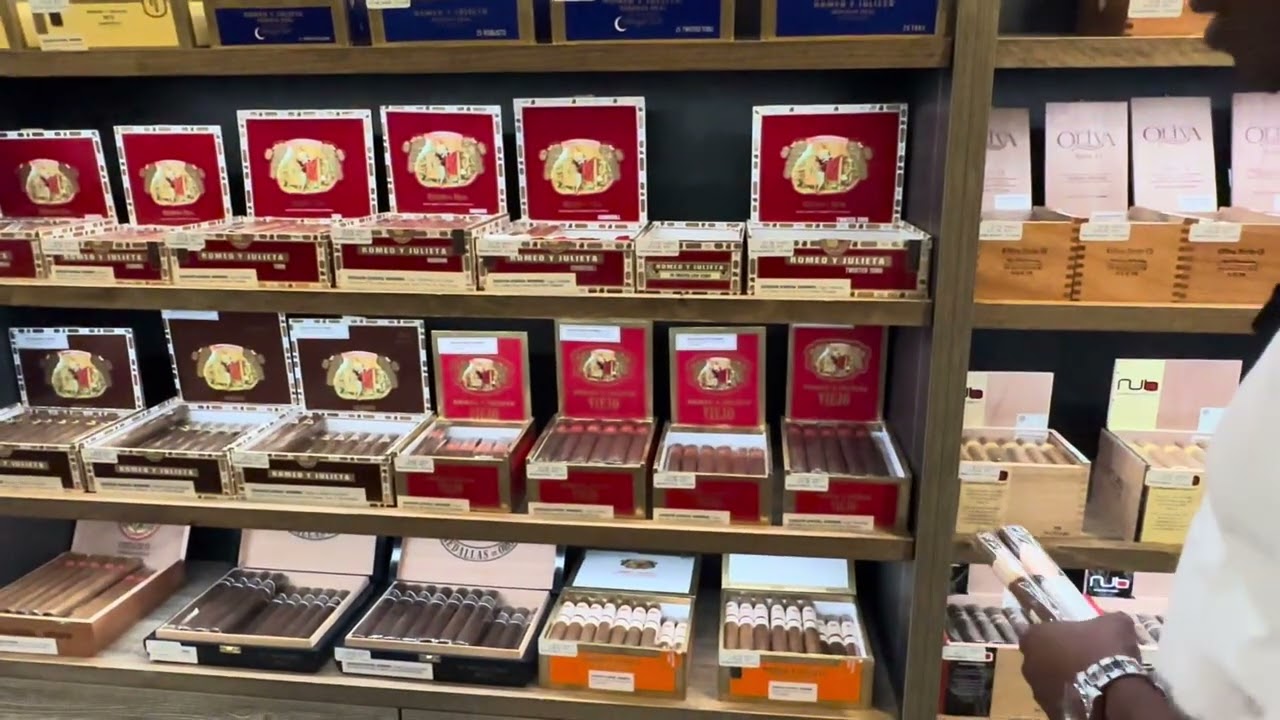 Humidor Tour at Cigars International – Finding Our Next Podcast Cigar!