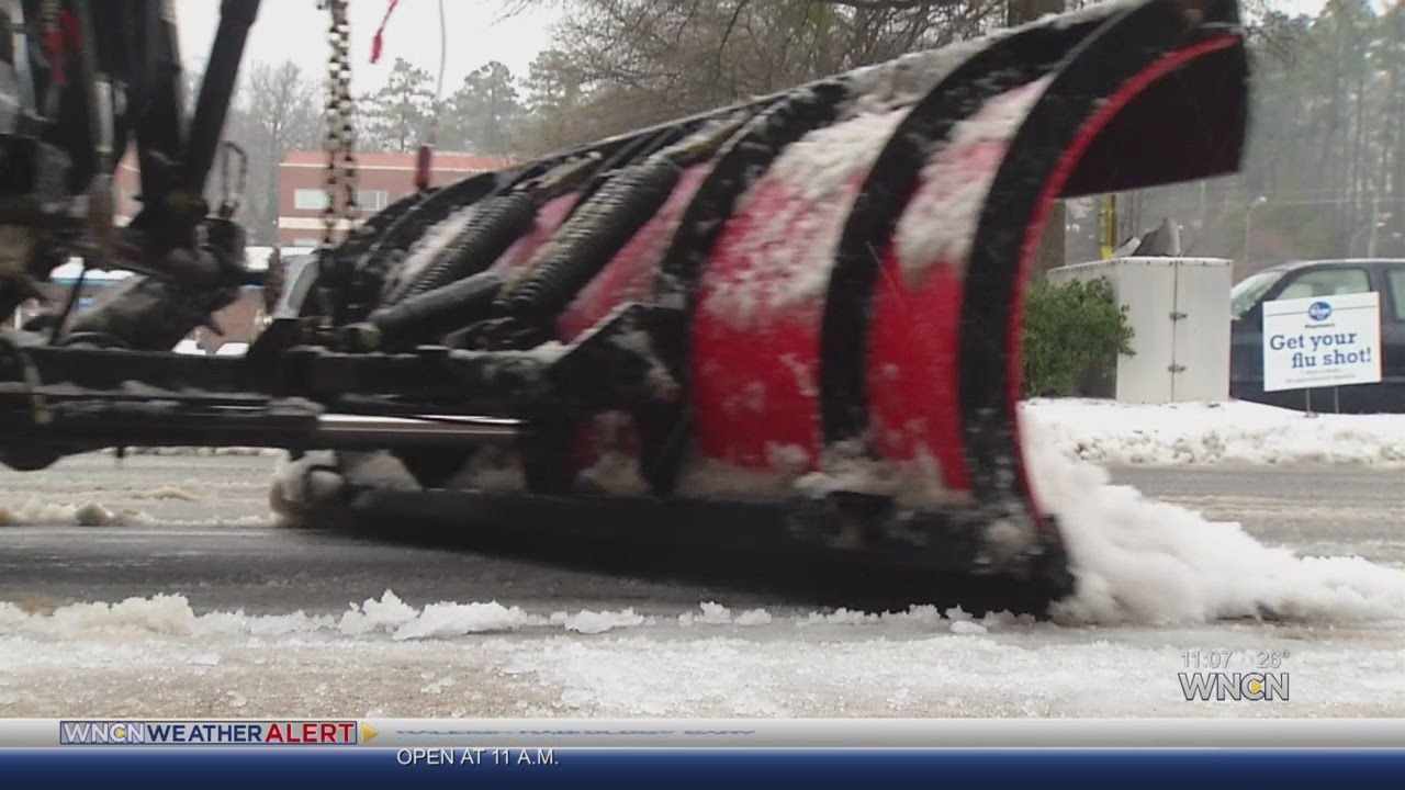 Winter storm drops ice across Central North Carolina - YouTube