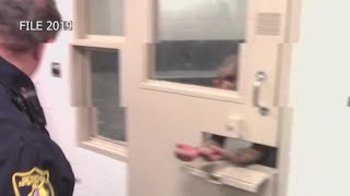 Trial starts for 2 Metropolitan Detention Center officers charged in death of inmate