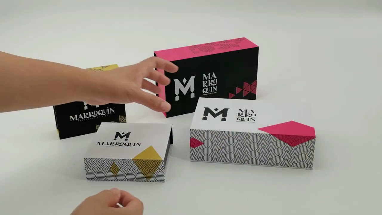 flip top boxes with magnetic closure