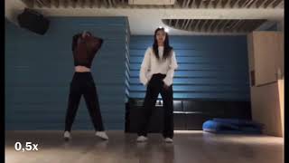 yeji & chaeryeong dancing to tiptoe choreo by nikakljun (tutorial with different speeds & MIRRORED!)