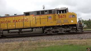 FAST ACTION AND MULTIPLE CROSSOVER MOVES ON THE UNION PACIFIC! DOUBLE COAL AND DRONE VIEWS.