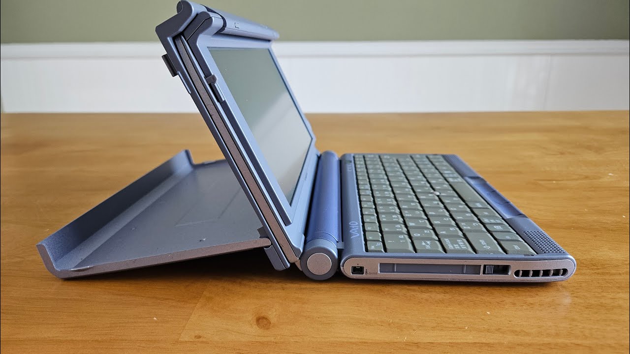 【超希少】SONY VAIO PCG-C2GPS 通電・BIOS確認済み Sony Vaio PCG-C2GPS (1999, Rare) Teardown: SSD Upgrade, Front