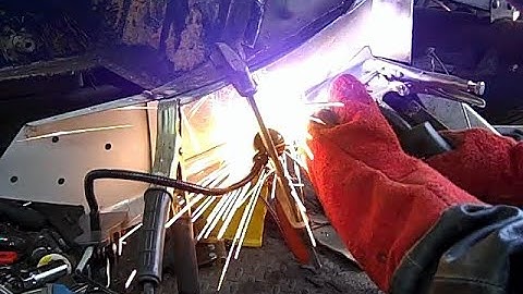 MGB Restoration sill remove and repair and replace