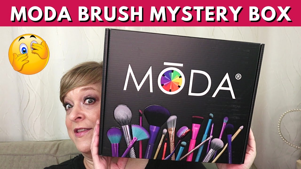 MŌDA MYSTERY BRUSH BOX $29 | AUGUST 2021