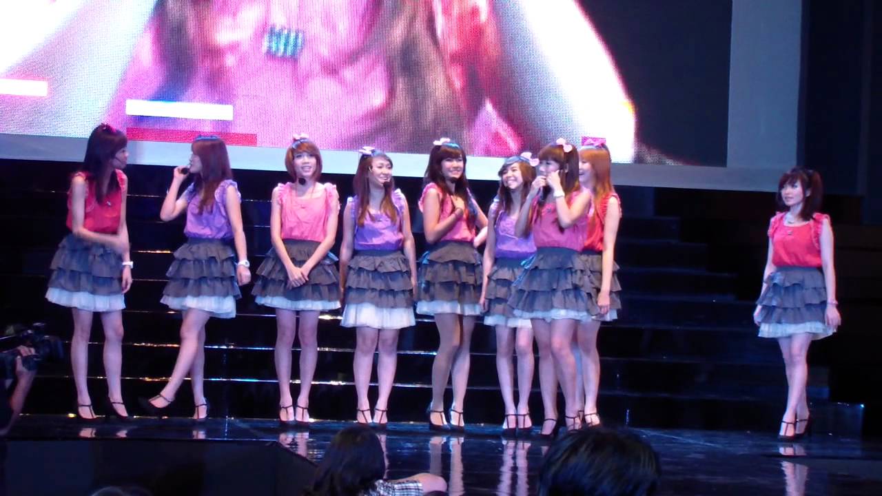 [HD] Putri Capriasi @ Gandaria City 11-12-2011 [Part 1/5]