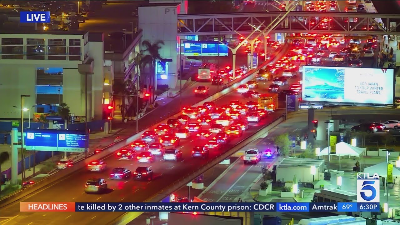 Read more about the article Passengers major traffic at LAX as millions travel on Thanksgiving week – KTLA 5