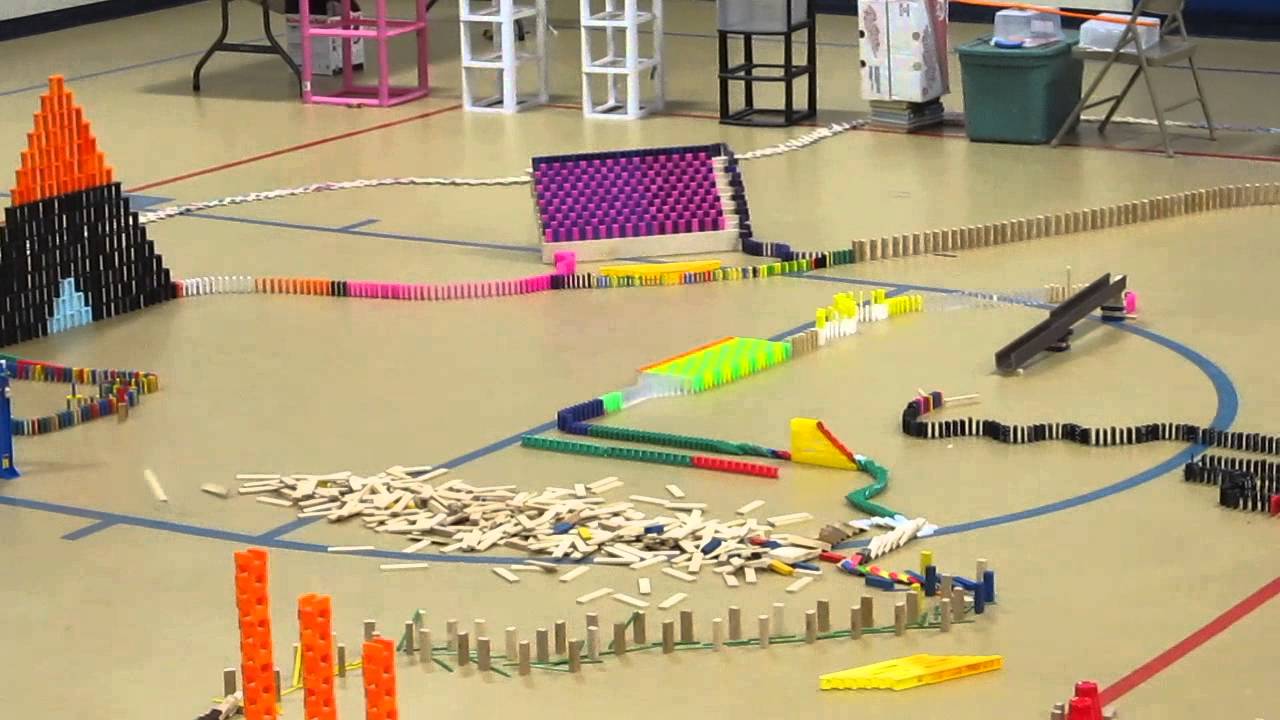 SCCS Domino Toppling 2 - 14,000 Dominoes