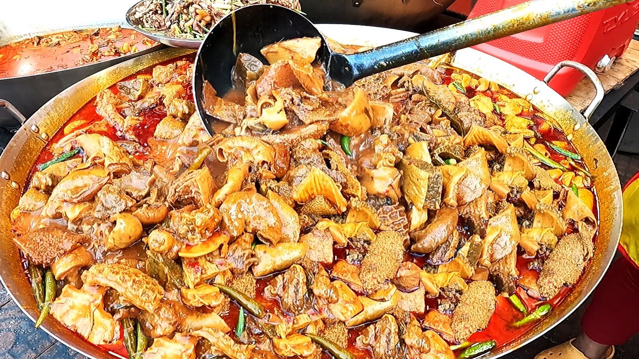 Famous soup! Juicy soup duck chicken & Soup cow intestine