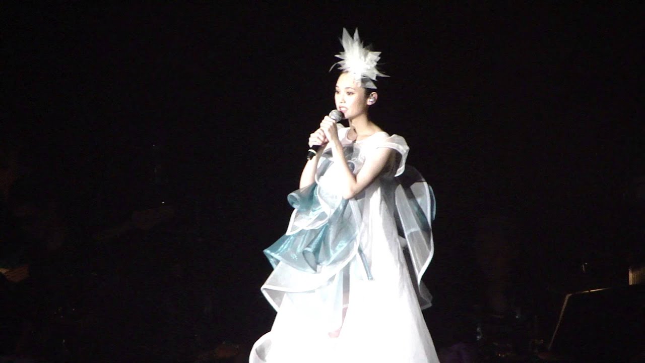 20121215 楊丞琳「為愛啟丞」香港演唱會 曖昧+雨愛+Talking+自作自受 (by ziwu)