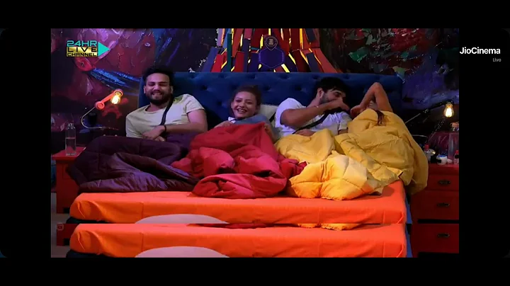 elvish yadav masti with jiya Shankar and fikra insan #fukrainsaan #bigboss #systum #jiyashankar