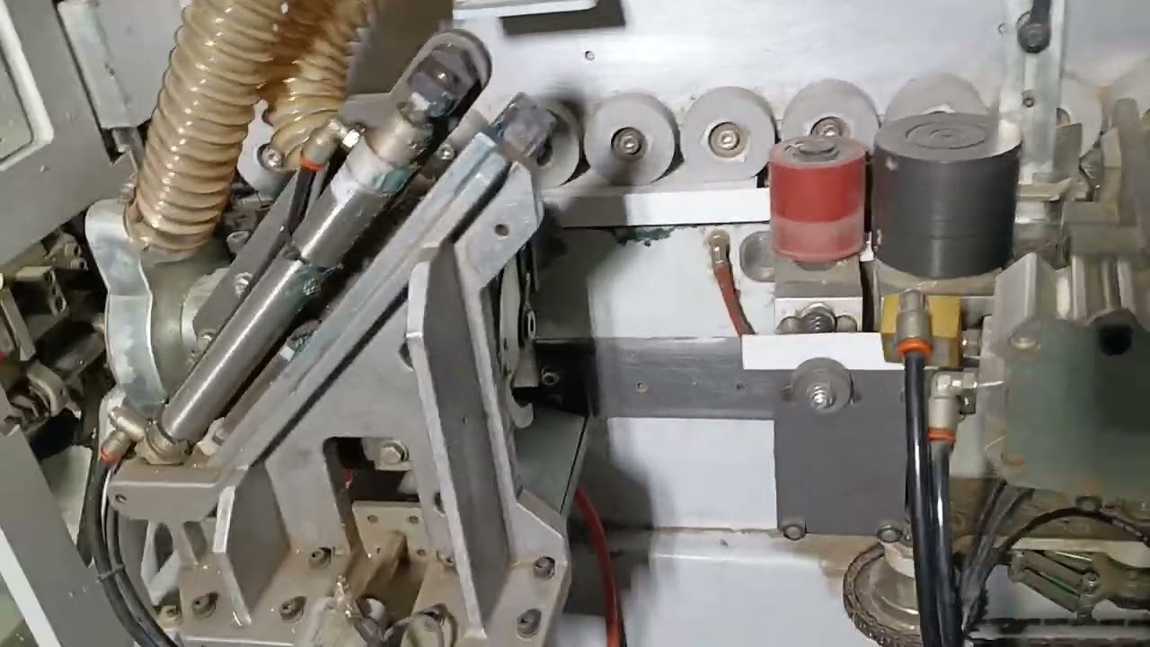 Plaqueuse De Chant Biesse Akron 1100