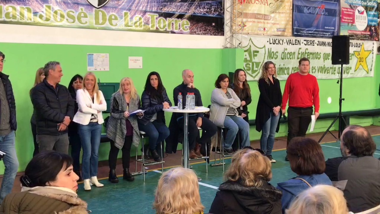 Resultado de imagen para larreta en liniers con vecinos