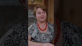 Суч🤬а ты крашена😁 "Любовь и голуби" #любовьиголуби