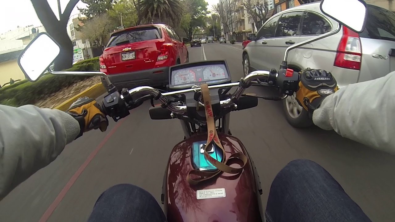 Dando la vuelta por CDMX en la Honda Tool 125