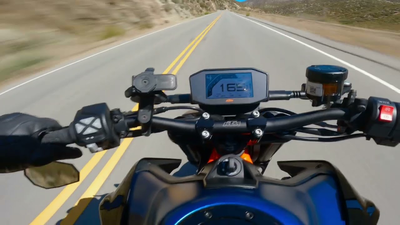 First Ride - 2022 KTM 890 Duke R (KMPH) 