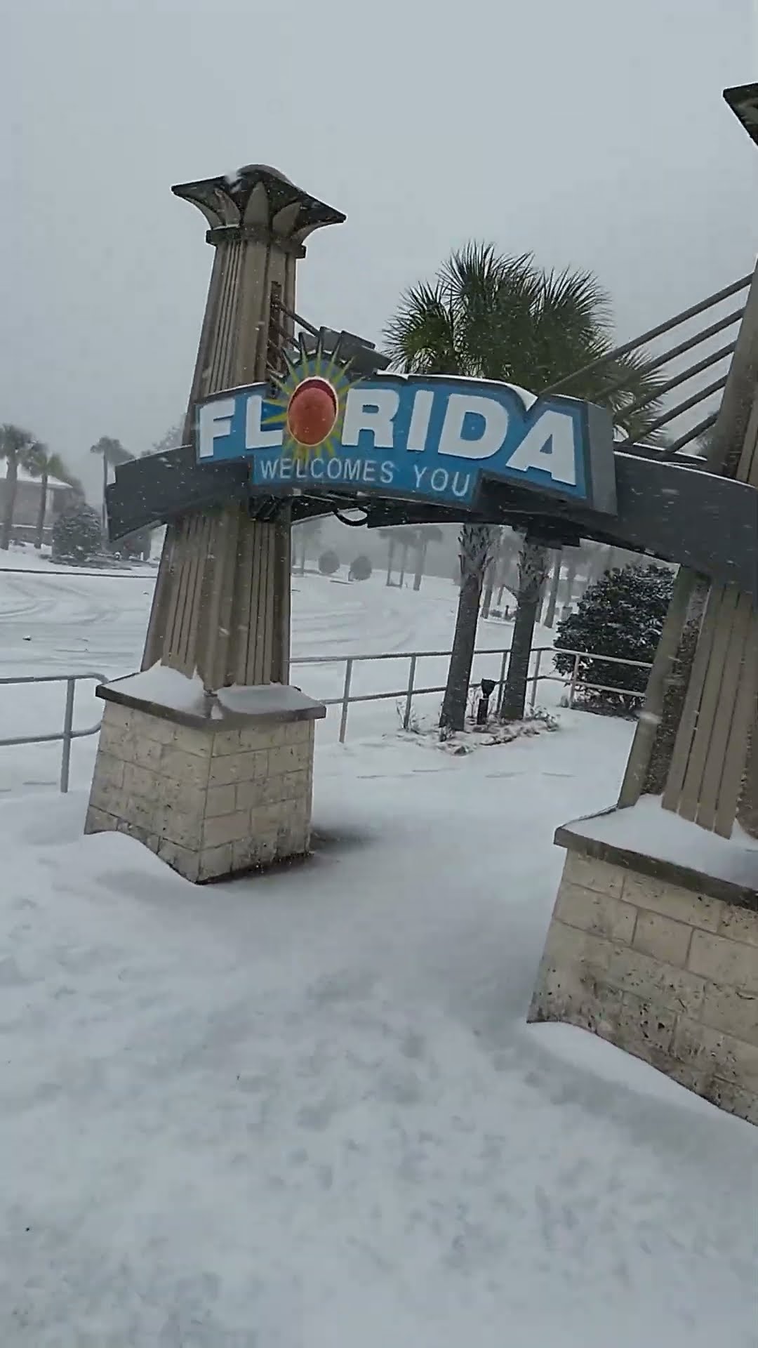 Drone Flies Through Unusually Snowy Florida || ViralHog
