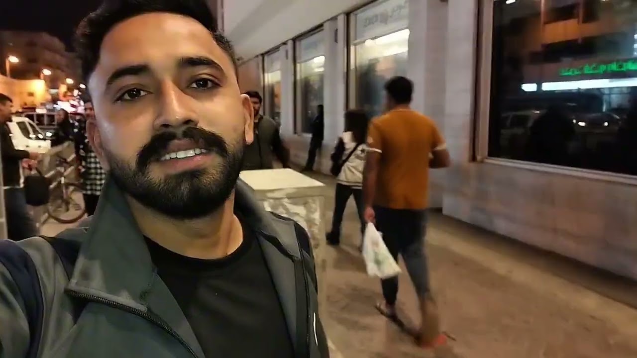 Visit lulu market, bahrain's most popular market |Tasted al baik ice cream|