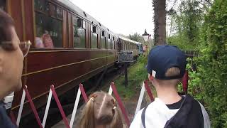 Watching A British Rail Class 20 Departing Highley
Here, me, my mom along with my niece and nephew watch a British Rail Class 20 that took us to Highley Station as it heads towards Bridgnorth. Watching A British Rail Class 20 Departing Highley