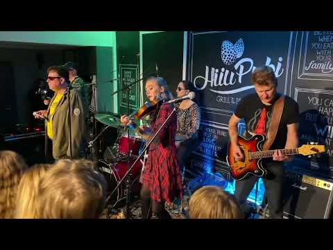 Vennaskond - Taksosõit 06.08.2022 Hiiu pubi, Tallinn