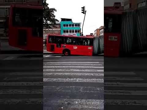 SE PARTIÓ BUS DE TRANSMILENIO