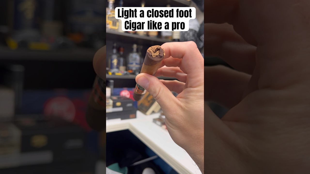 Light a cigar with a closed foot like a pro! 