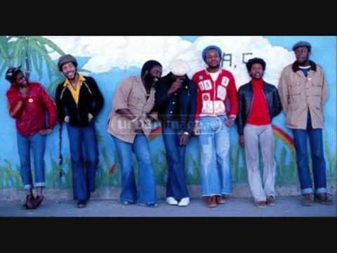 Putar Heart Of Stone (Chant Them) - Steel Pulse