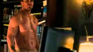 Stephen Amell Shirtless in Arrow by Glooce