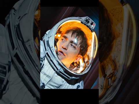 Отправили за борт, чтобы провести эксперимент Название: Микки 17 #films #shorts #момент