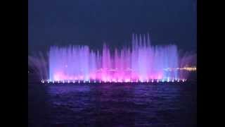 Фонтан на Неве в Санкт Петербурге / Neva River fountain St. Petersburg Фонтан на Неве в Санкт Петербурге / Neva River fountain St. Petersburg