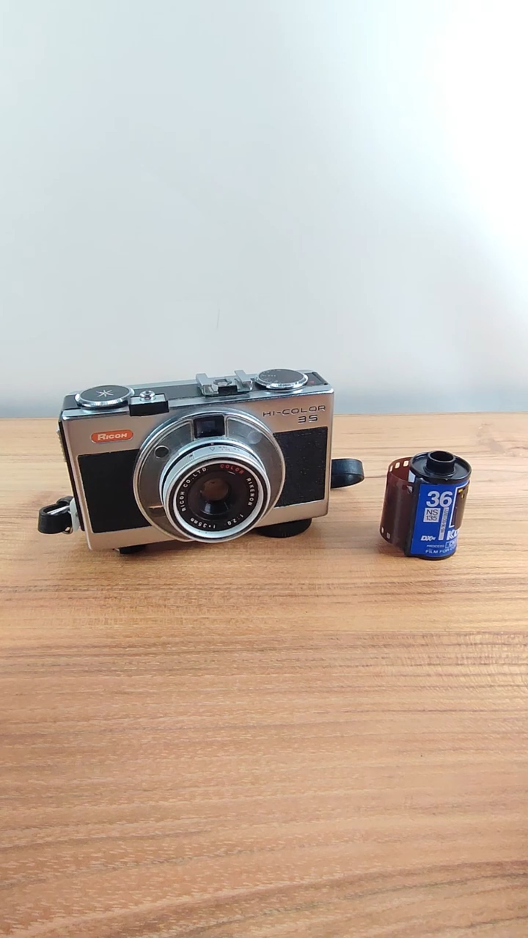 Ricoh Hi-Color 35 - Film Load - YouTube