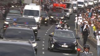 Papal motorcade swerves to avoid man waving Venezuelan flag