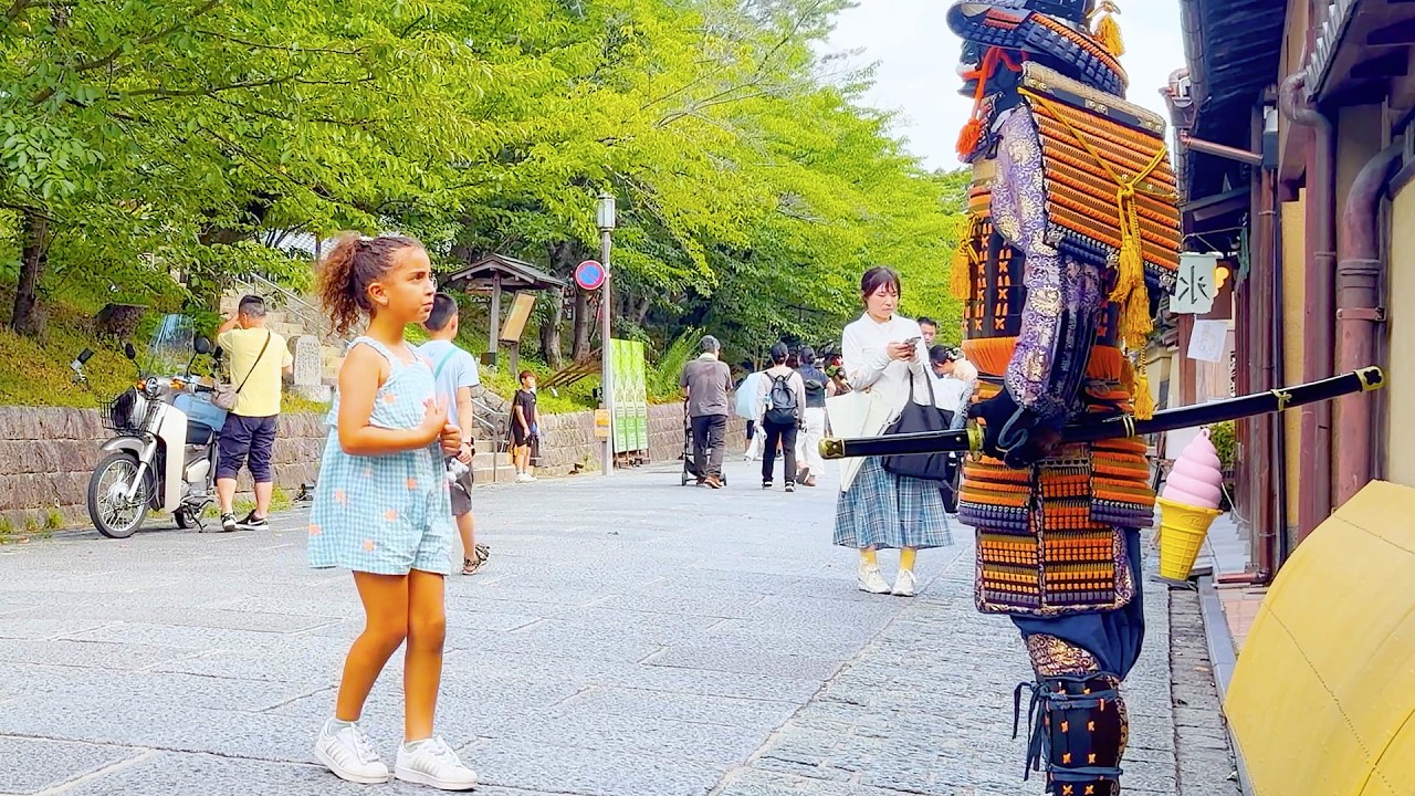 Get Closer…? 😱 Samurai Prank Kyoto Japan #165