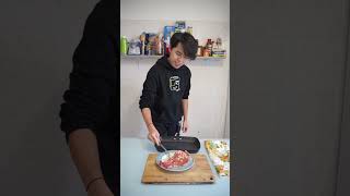 I COOKED STEAK FOR 100 PEOPLE IN NEED! #shorts