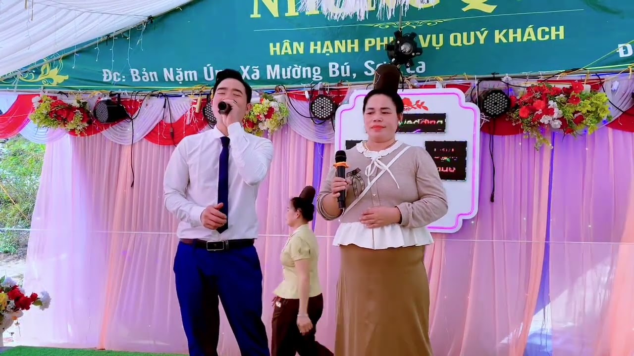 Tiếp chị Hưa hát mừng Tân gia kiệt phòng rất hay