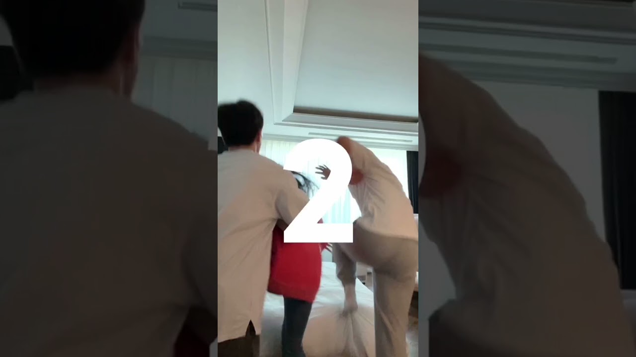 Lee Si Young x The gang
