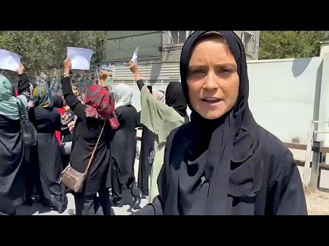 Женщины протестуют в Кабуле: эксклюзив Euronews